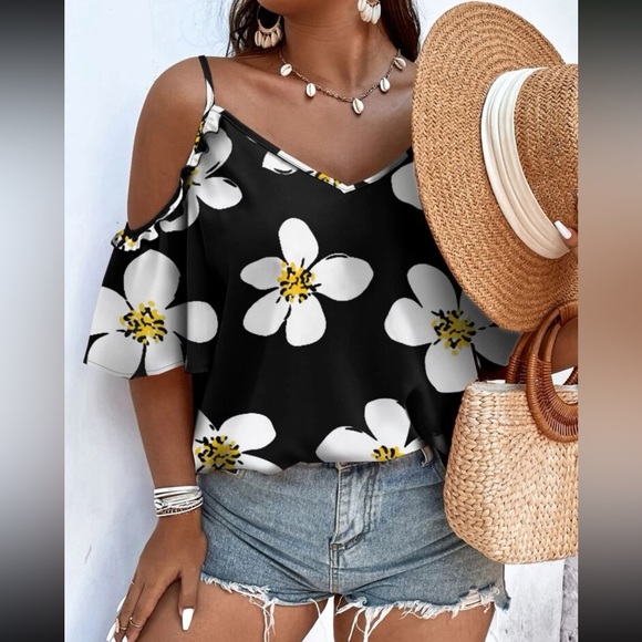 Plus boho hot pink floral print cold shoulder blouse - Picture 10 of 15